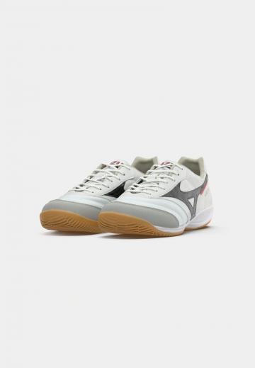 Футбольные бутсы