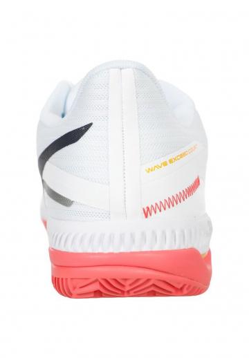 Теннисные кроссовки