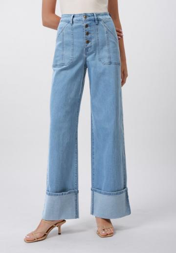 Клешеные джинсы