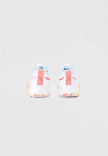 Кроссовки для зала