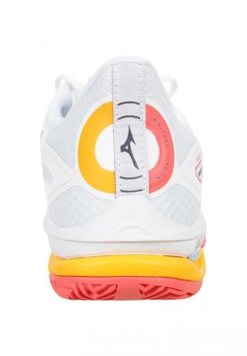 Теннисные кроссовки