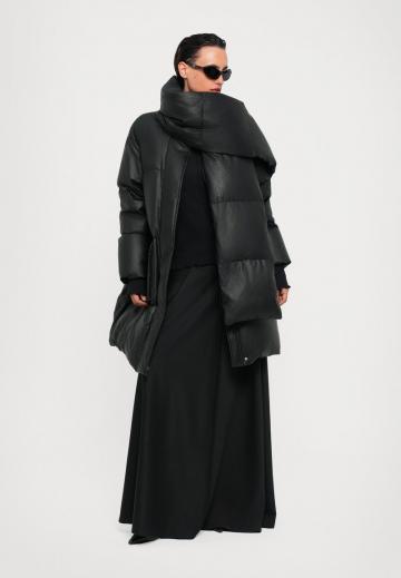 Пальто из искусственной кожи