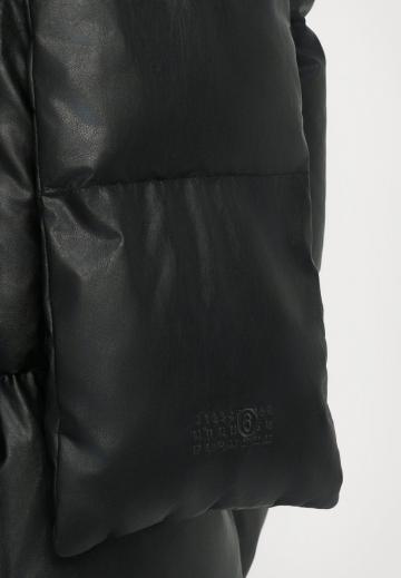 Пальто из искусственной кожи