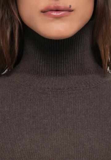 Вязаное платье