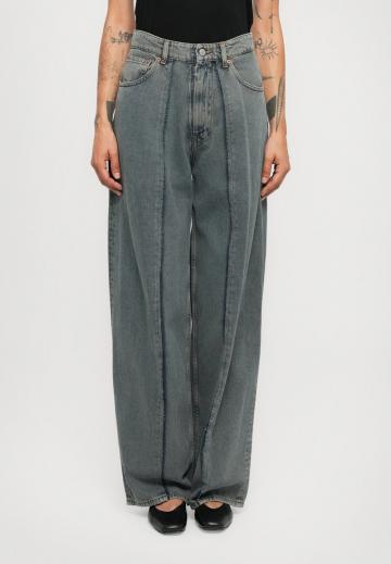 Джинсы бойфренда