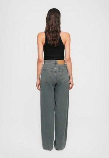 Джинсы бойфренда