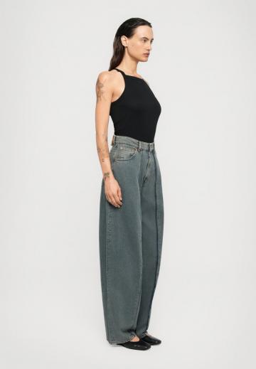 Джинсы бойфренда