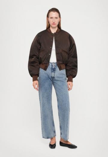 Джинсы бойфренда