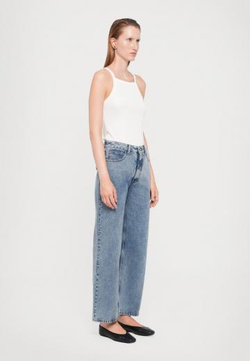 Джинсы бойфренда