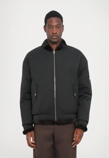 Зимняя куртка