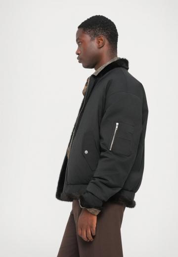 Зимняя куртка