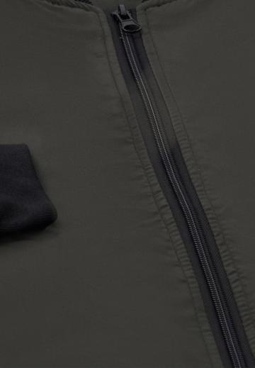 Куртка бомбер