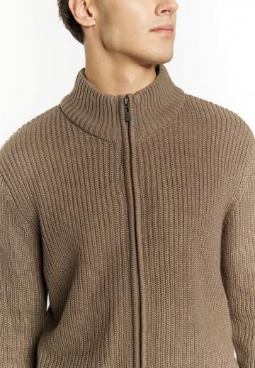 Вязаная кофта