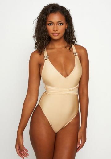 Слитный купальник