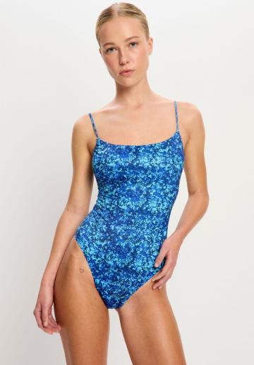 Слитный купальник