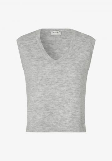 Пуловер без рукавов