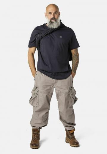 Брюки с накладными карманами