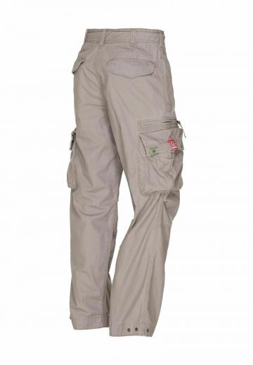 Брюки с накладными карманами