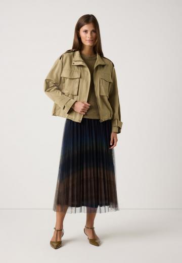 Куртка с накладнымит карманами