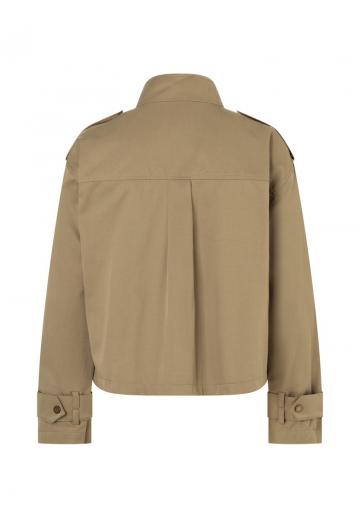 Куртка с накладнымит карманами