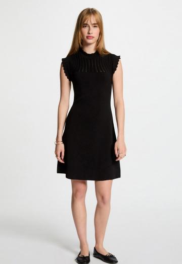 Платье футляр