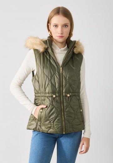 Длинный жилет