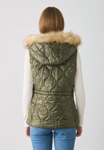 Длинный жилет