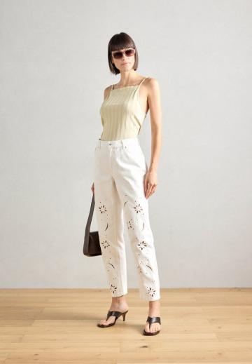 Прямые джинсы