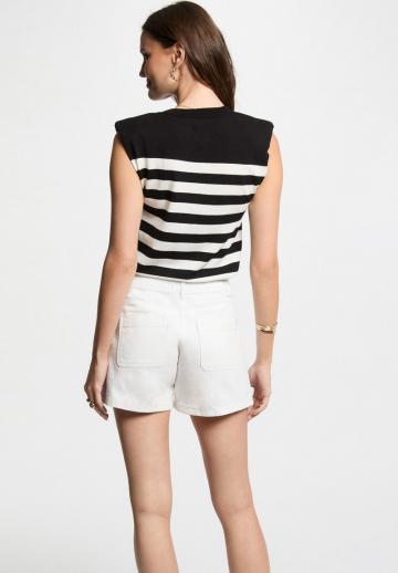 Пуловер без рукавов