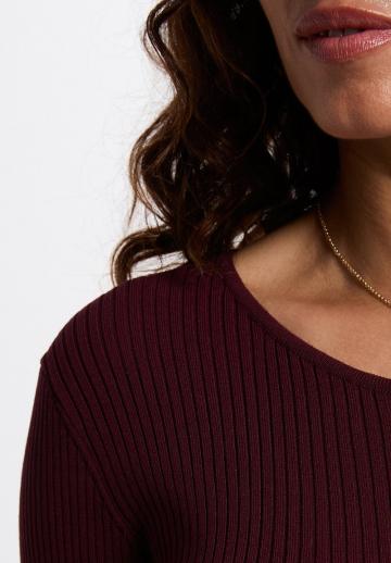 Вязаное платье