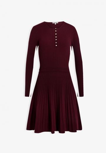 Вязаное платье