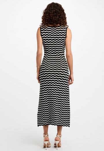 Вязаное платье