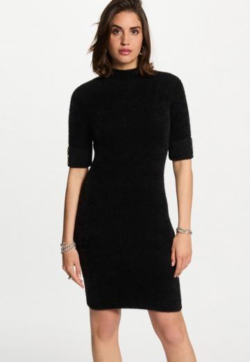 Вязаное платье