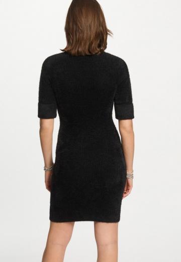 Вязаное платье