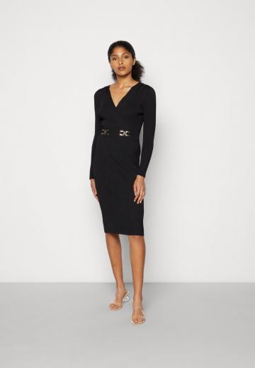 Платье футляр