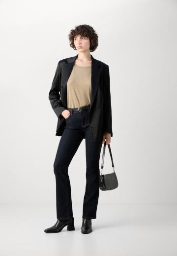 Клешеные джинсы