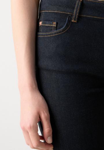 Клешеные джинсы