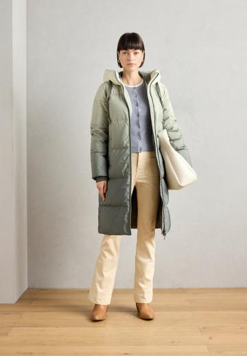 Пуховое пальто