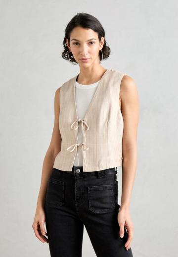 Джинсовая жилетка