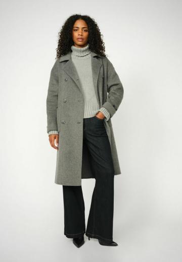 Шерстяное пальто