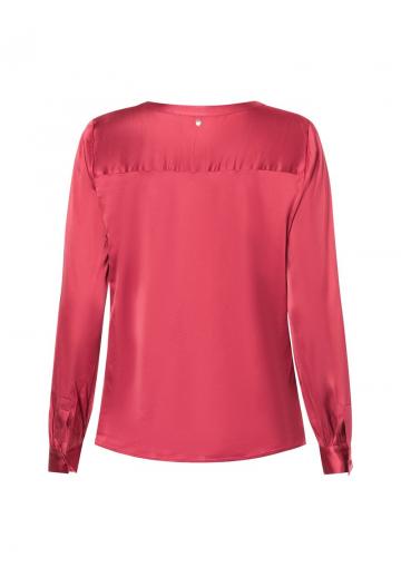 Атласная блузка