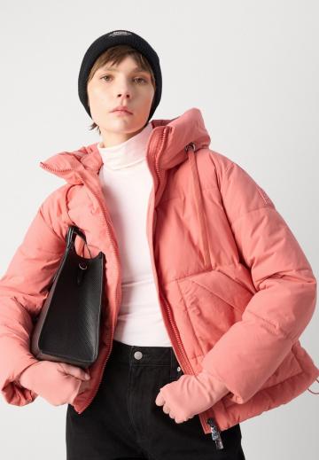 Зимняя куртка