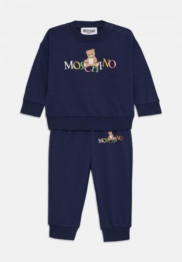 Набор одежды