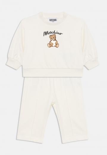 Набор одежды