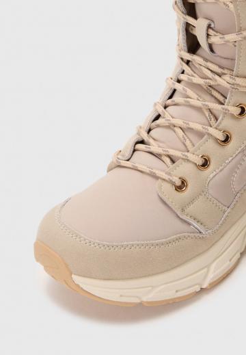 Сапожки на танкетке