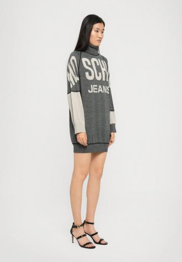 Вязаное платье