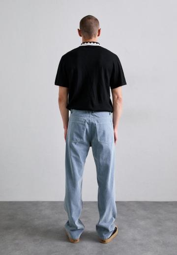 Прямые джинсы