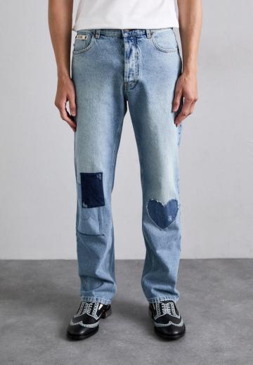 Прямые джинсы