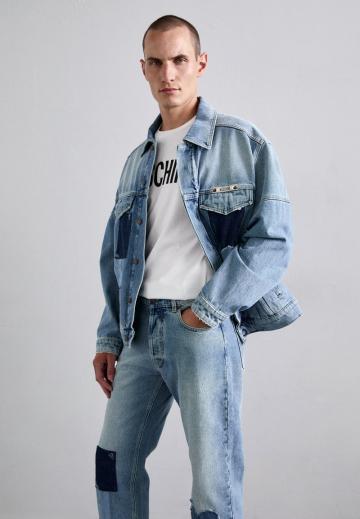 Прямые джинсы