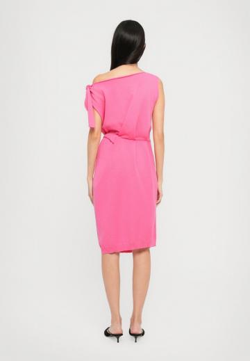 Вязаное платье